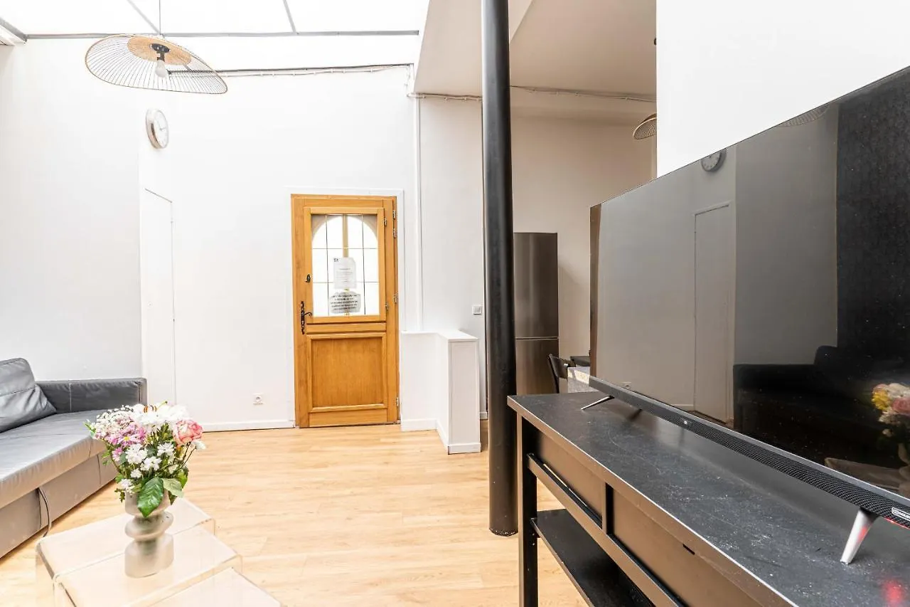08 Design Flat Republique