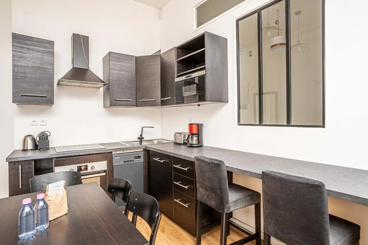 08 Design Flat Republique Apartment