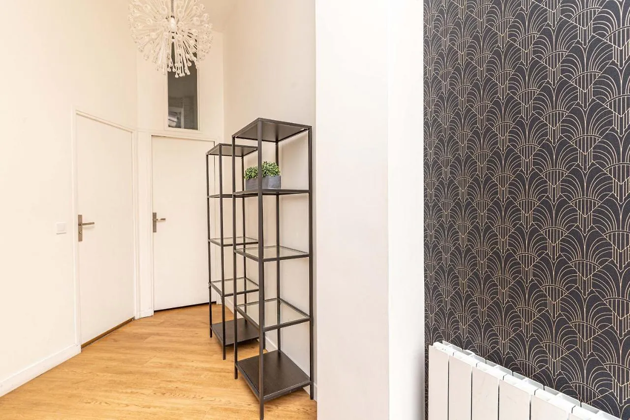 08 Design Flat Republique Paris